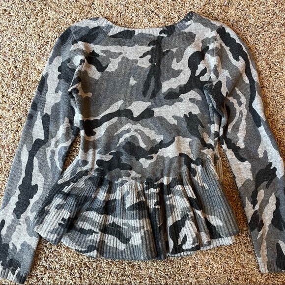 Chaser Camo Peplum Sweater - Picture 4 of 6